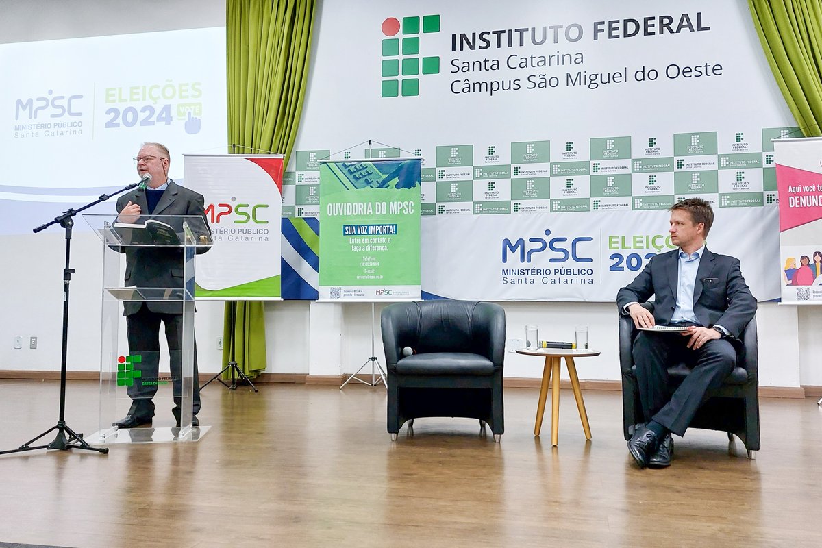 Em #SãoMigueldoOeste, Seminário Regional Eleitoral debate sobre convenções partidárias.

Confira: mpsc.mp.br/noticias/em-sa…