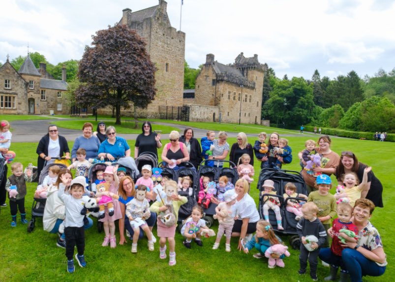 East Ayrshire childminders held a bookbug session at Dean Park to celebrate childminding week. #cheerforchildminding