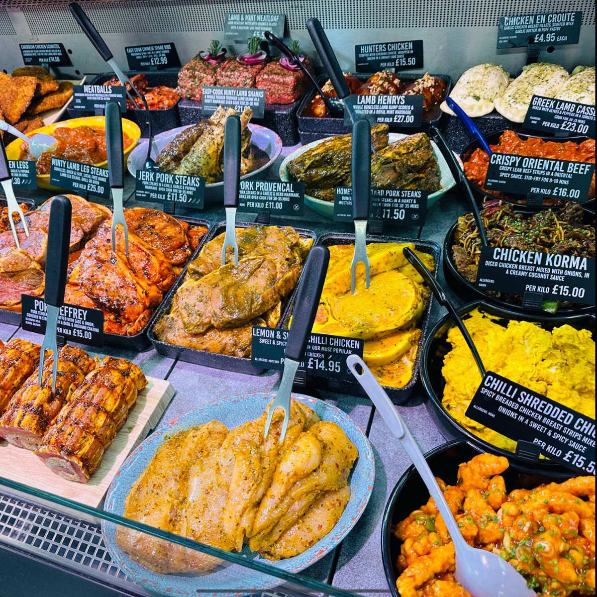 Indulge in the ultimate midweek feast with a selection of mouthwatering choices! From succulent steaks & flavorsome cuts of lamb, to marinated meats, our selection promises to satisfy every craving #MidweekFeast #ButchersChoice #WednesdayDinner #ShopLocal #Tonbridge #Haywards1990