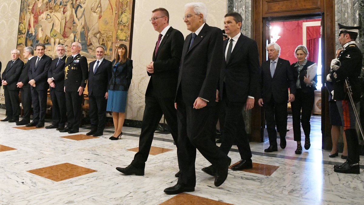 Sākusies Valsts prezidenta @edgarsrinkevics oficiālā vizīte Itālijā - tikšanās ar Itālijas Republikas prezidentu Serdžo Matarellu. 🇱🇻🇮🇹 📸:flic.kr/s/aHBqjBqrRm 🎞️: youtu.be/SSpjl1zOCSE?si…