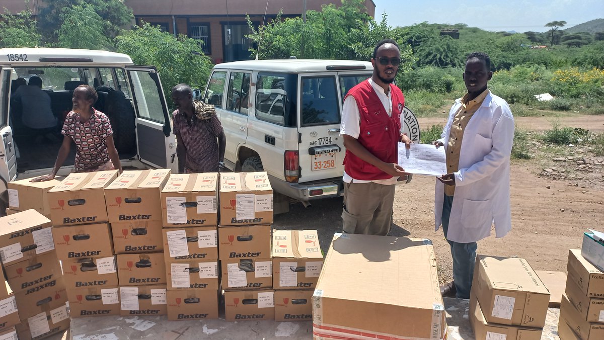 The wounded and sick need immediate treatment to get better. @ICRC delivered emergency medical kits and other medical items to Asbuli Primary Health Center Sitti zone, #Somali Regional State. #Ethiopia