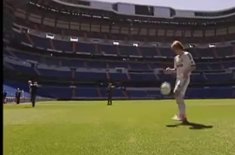 Modric was greeted only by Perez and the Bernabeu security guard

When he leaves, the whole world will say goodbye to him🤍