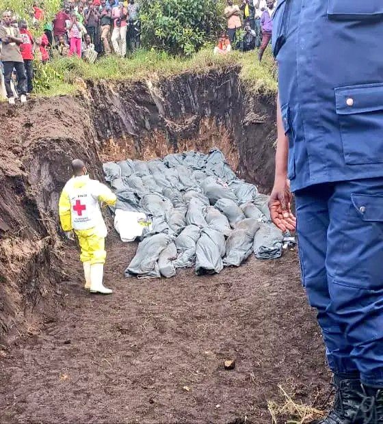 #RDC_ONU:Toutes nos compassions aux victimes de Lushagala, mais la politisation d'une tragédie est pire. On se souviendra comment les victimes à kalehe en Nov 2023 avaient été enterrées dans des fosses communes... Il y a 4 jrs, CODECO vient tuer 17 civils à Djugu....1 (15/05/024)