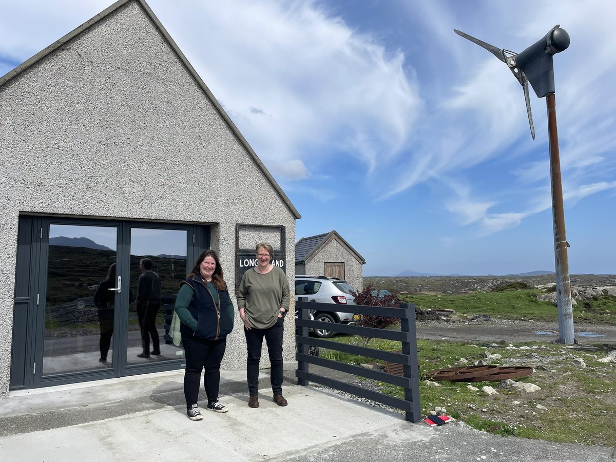 Visiting Lindsay at Long Island Retreats in South Uist chatting about short supply chains and agri-tourism. Join us tonight for our roadshow at Cnoc Soilleir from 7 PM. Today we’ll also be joined by members of the @CroftingScot.