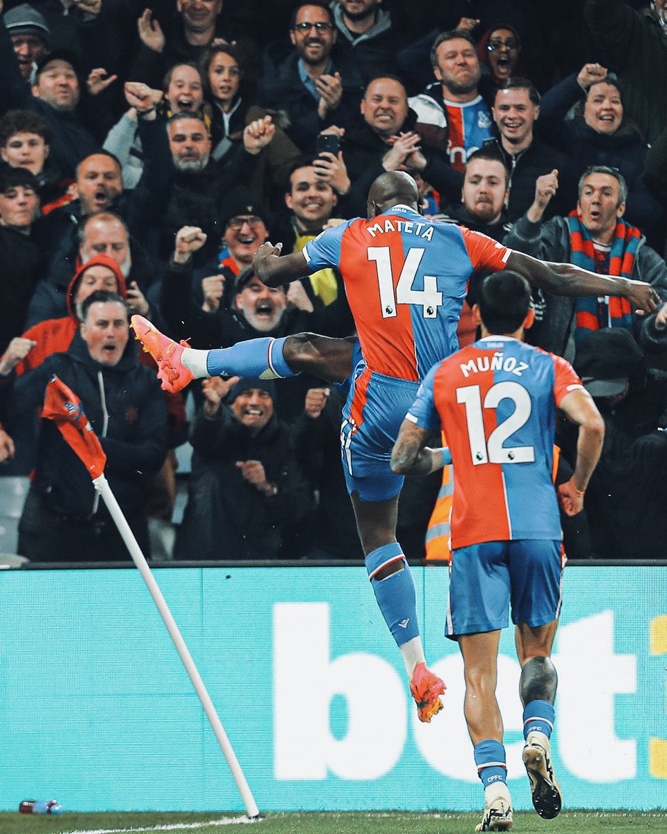 CPFC_Tampa's tweet photo. Clubs who have scored 2 or more goals TWICE against Manchester City this season:

-Real Madrid ⚪️
-Crystal Palace 🟥🟦

End of List.

#cpfc https://t.co/lDXLNSFr2j