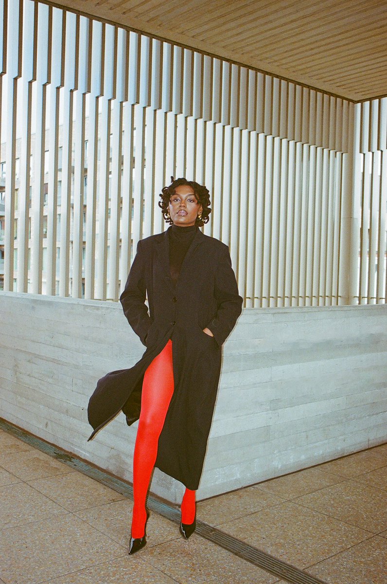 monetmiaa's tweet image. been dat way out now 🌟!!