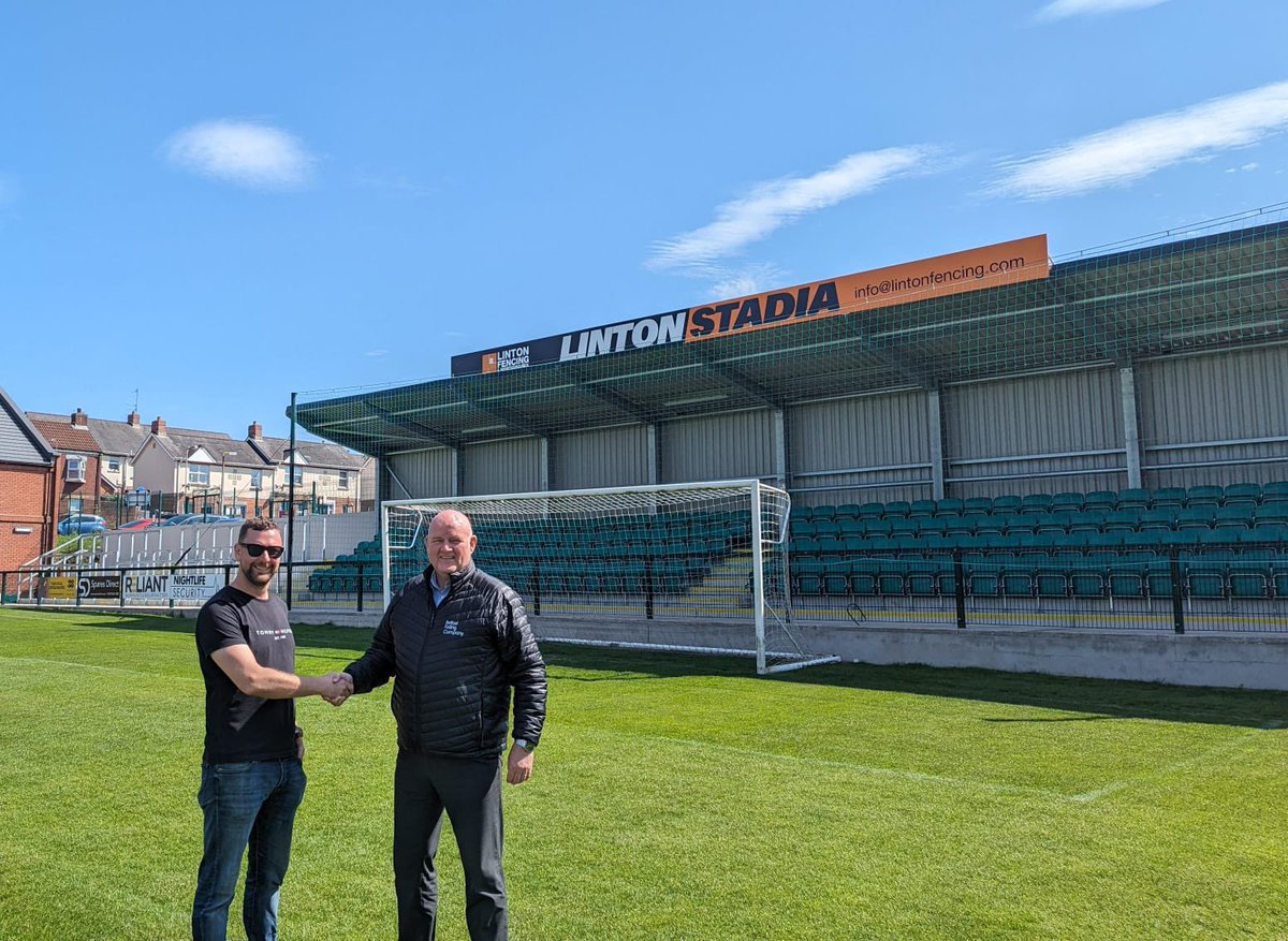 We are delighted to have agreed a 5 year sponsorship with @dundelaofficial for their fantastic new stand 🤩

Adam is pictured with Dundela Chairman Mark Snodden.

Looking forward to plenty of action and success next season ⚽️

#ifa #nibusiness #stadium #dundela #dundelafc #nifl