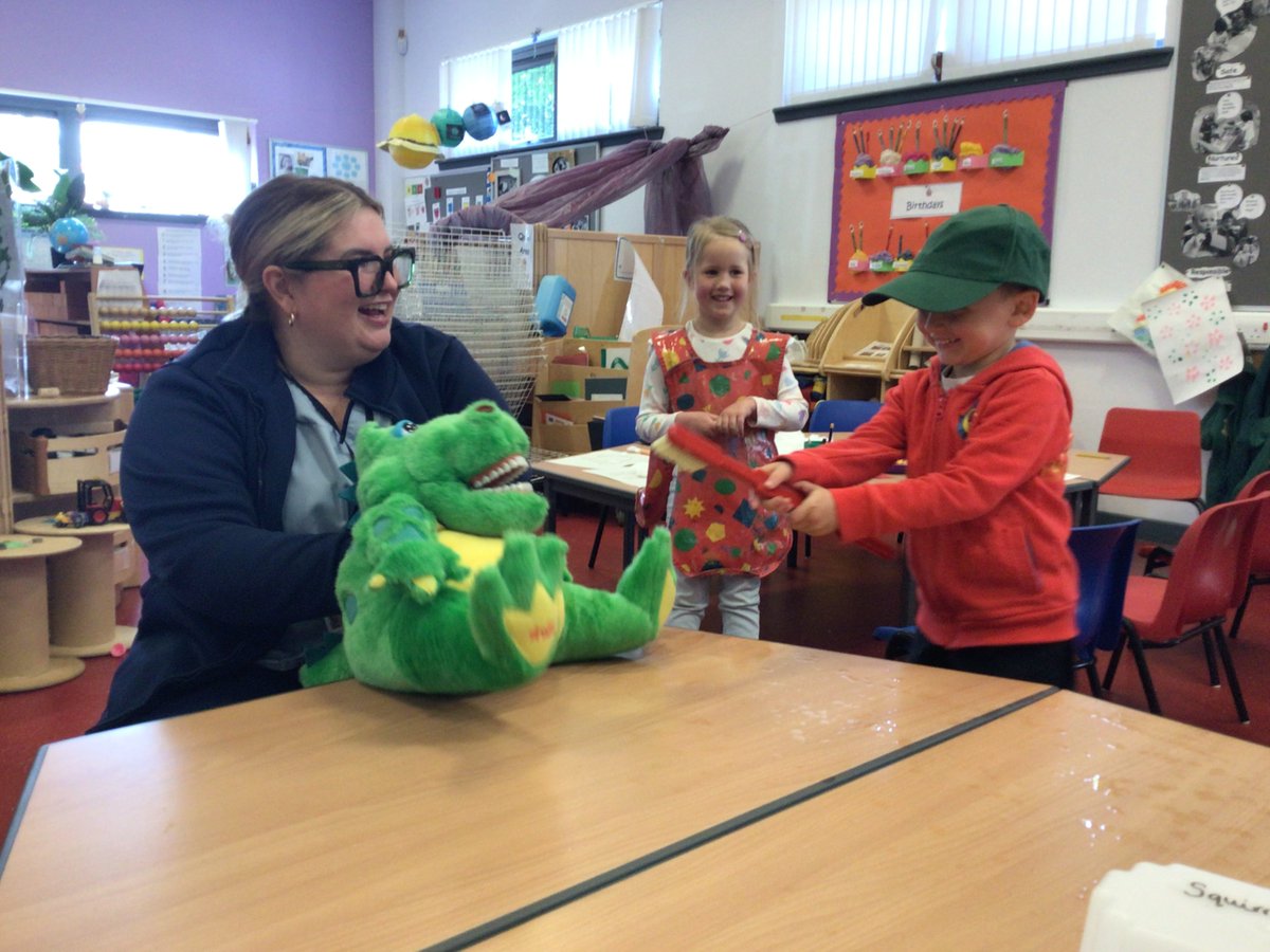 Fun with our Child Smile friend. We brushed his teeth and he skooshed us with water 😁
#healthandwellbeing #childsmile #earlyyears