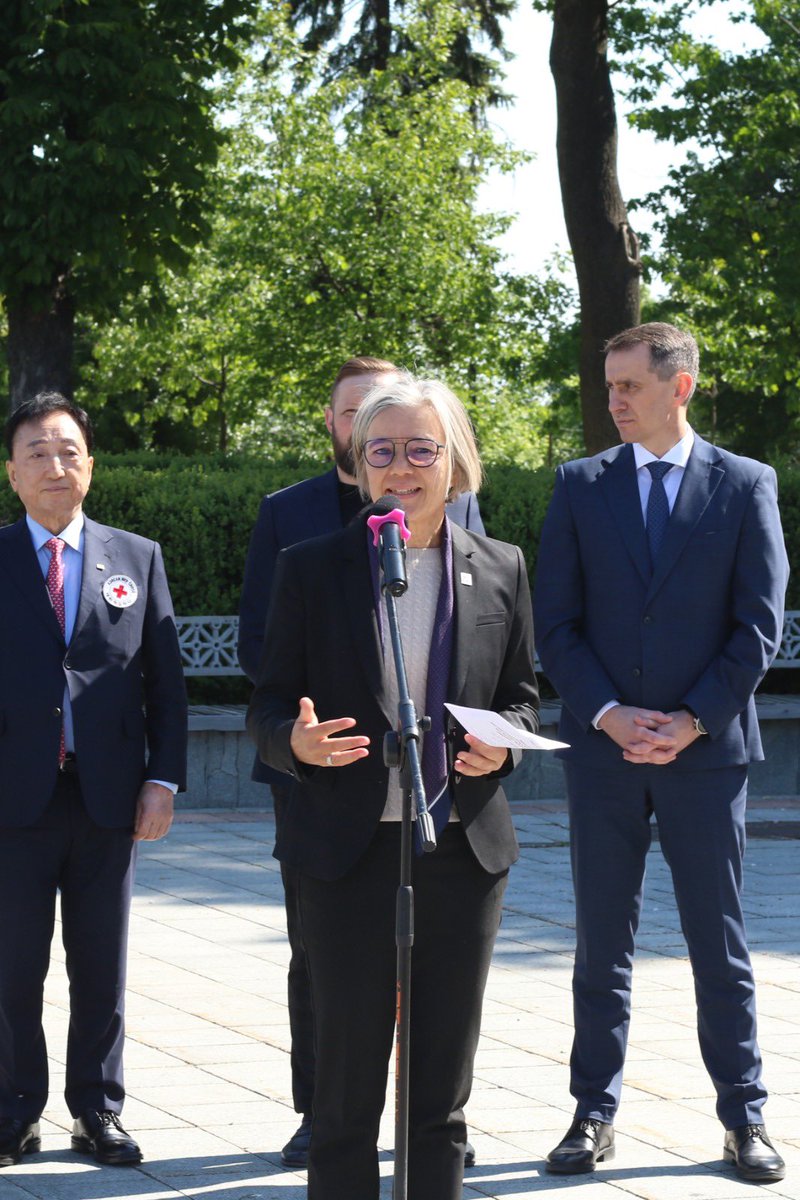 I was pleased to witness the donation of 40 ambulances from the Korean Red Cross to the Ukrainian Ministry of Health in Kyiv today. This sign of solidarity shows the global support of Red Cross and Red Crescent Societies for Ukrainian Red Cross and the people of Ukraine.