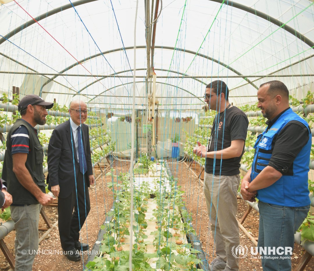 During a visit to Azraq camp, Ambassador @OkuyamaJiro observed community initiatives that enable #refugees, especially women, to build essential skills.🙌 Ongoing support from the people of #Japan helps UNHCR provide basic needs assistance and empower refugees hosted by 🇯🇴.