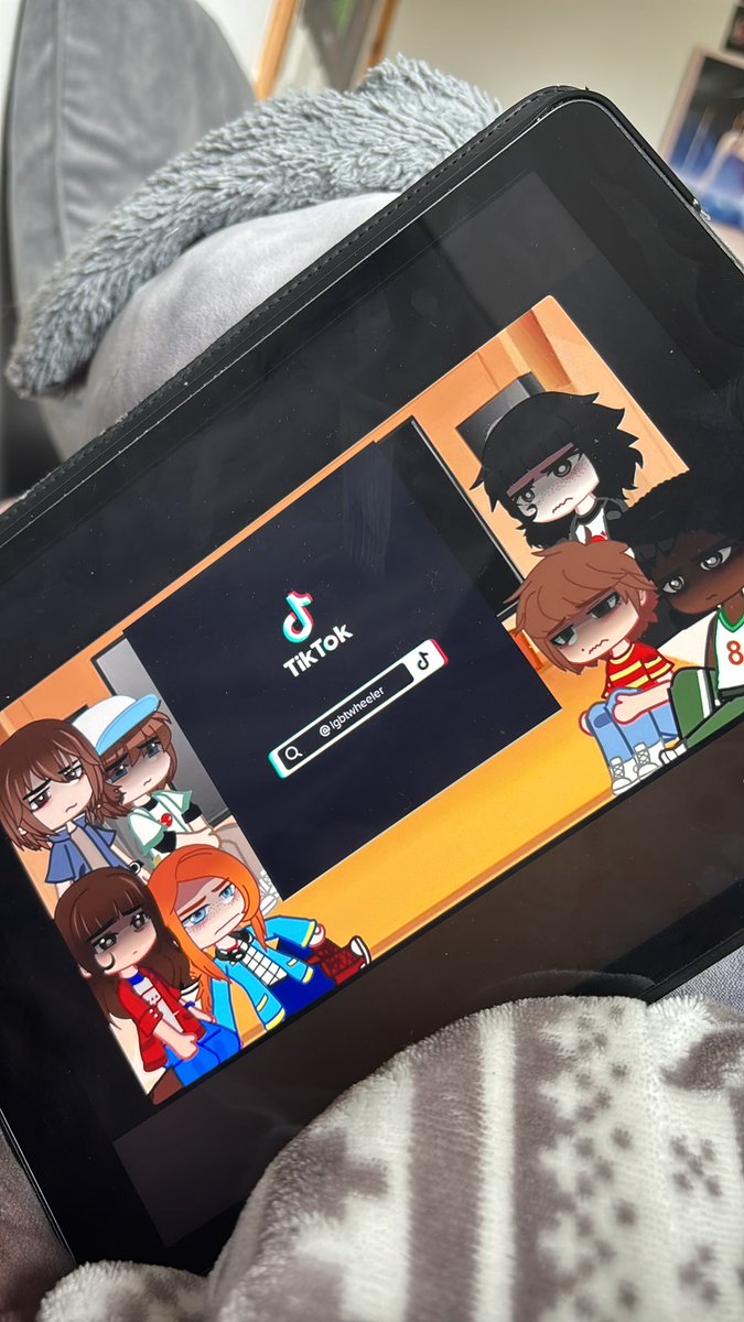 dom ☆ | school era 😔 tweet media