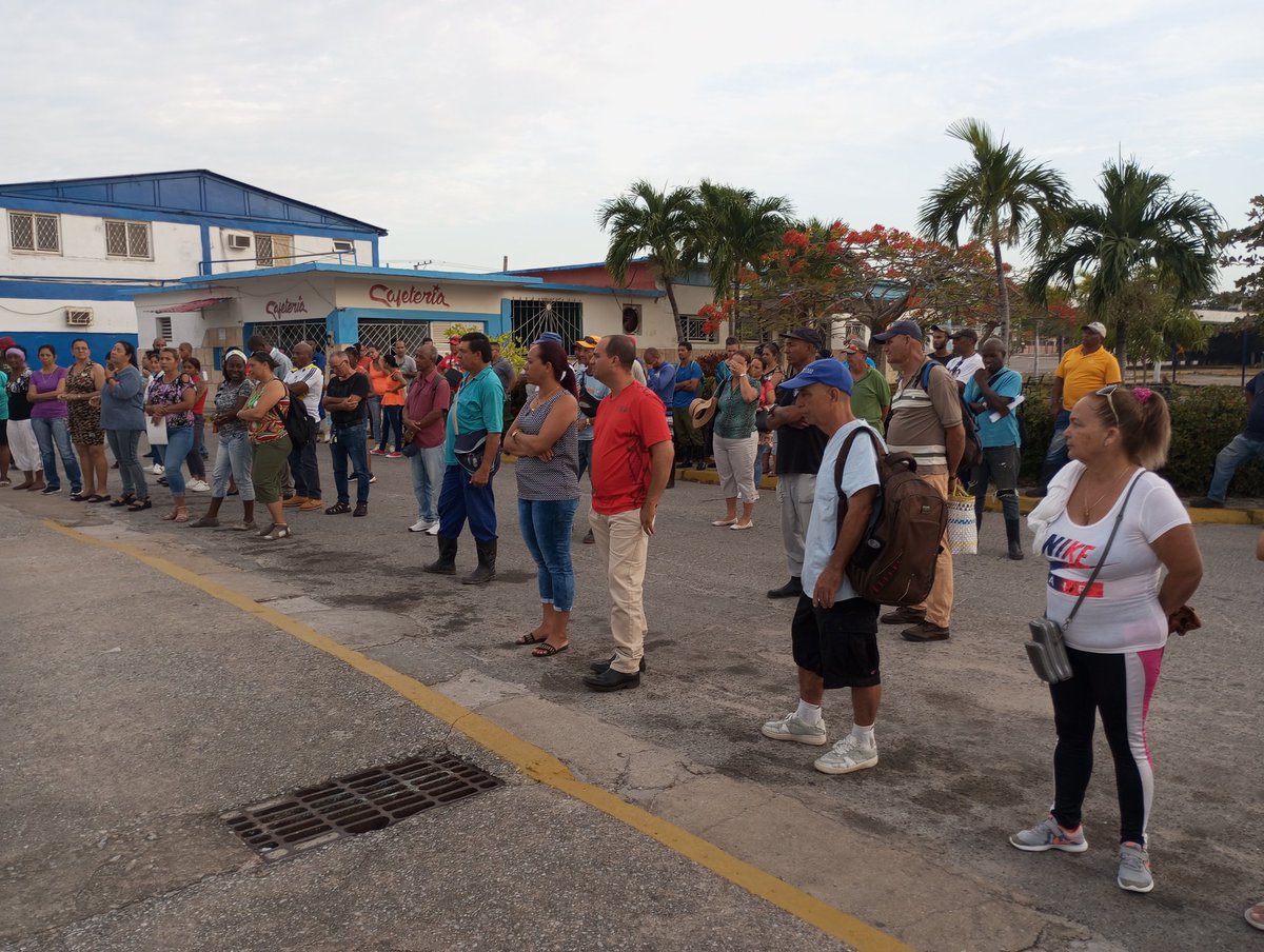 Matutino en @pescaisla por el 69 aniversario de la excarcelación de #FidelVive y demás Moncadistas de Presidio Modelo. #CubaViveSuHistoria #EstaEsLaRevolución #PescaXCuba #PescaIsla #SiSePuede #SentirPinero #PorUn26EnEl24