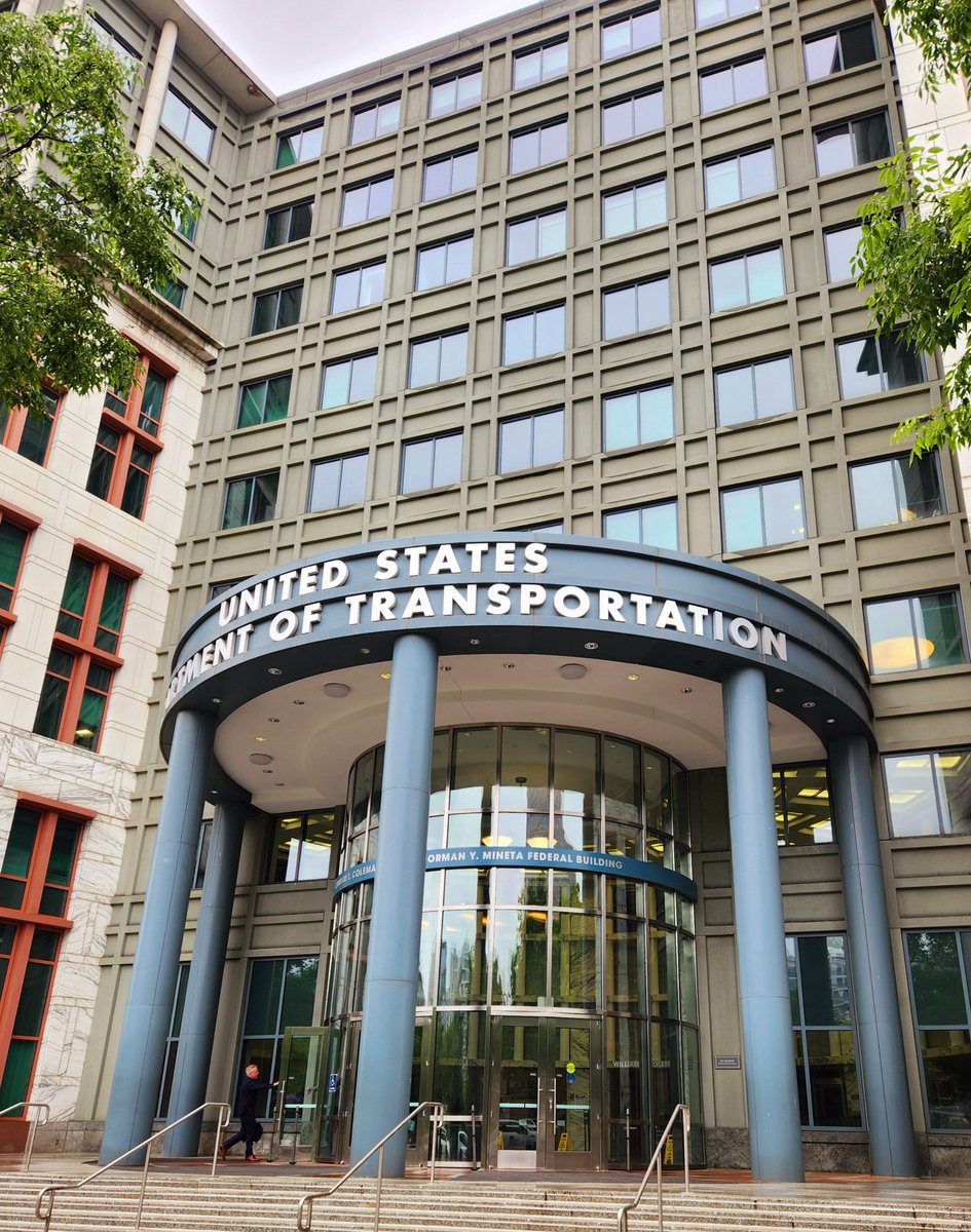 Mandarin_Voice's tweet image. So excited to deliver a keynote on Cultural Competence at @USDOT today. My 4th one this month but it's not for AANHPI Heritage Month.

#DOT
#CulturalCompetence
#CrossCultural
#KeynoteSpeakerDottieLi 
#AsianAmericanSpeaker 
#SpeakerLife