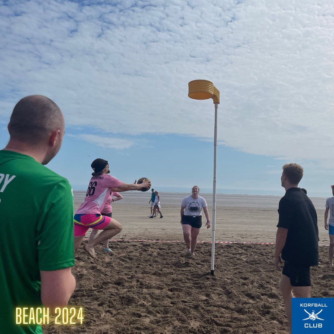 Last Saturday, the University of St Andrews Korfball Club hosted its annual #BeachKorfball Tournament in Scotland. 🏴󠁧󠁢󠁳󠁣󠁴󠁿 32 teams enjoyed an intense and fun competition day! 🙌 #EnjoyingKorfball @korfball

📷 instagram.com/ustakorf

@scotlandkorf #korfball #beachkorfbal #korfbal