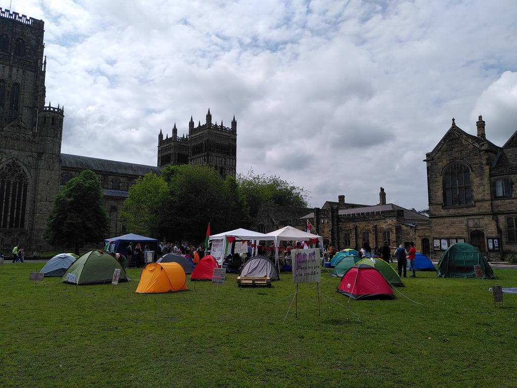 This week's rally for ceasefire was up  <a href="/DurEncampment/">Durham Students for Palestine</a> outside Durham Cathedral.

One our members @aliceefi addressed the gathering:

"This is a really powerful anti-colonial learning space and we as staff are learning from you here."