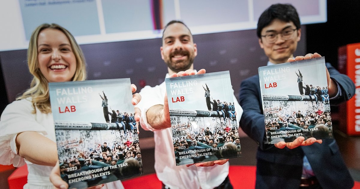 Win a trip to Berlin with your ground-breaking idea! 💡 Join the @FallingWallsLab contest at Tel Aviv University >> falling-walls.com/lab/apply/tel-… All students and alumni are invited to participate and present their innovative ideas and projects. *Application deadline: May 20