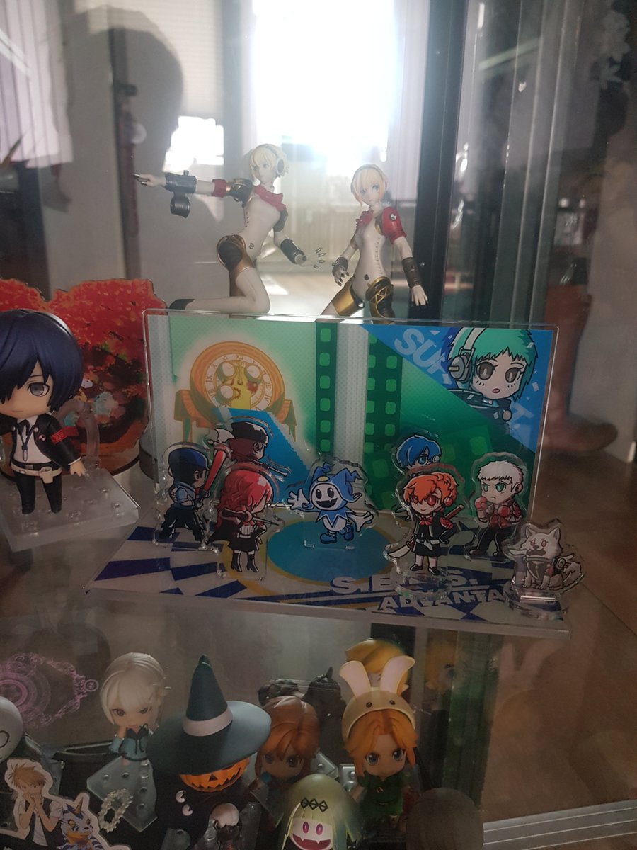 Forgot to post - The P3R Standee Set from @jayperior arrived ^-^ 🥰