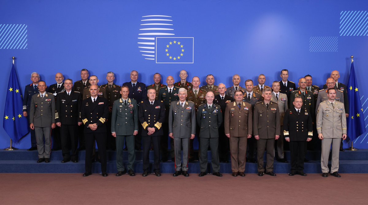 W Brukseli trwa Posiedzenie Komitetu Wojskowego Unii Europejskiej 🇪🇺 z udziałem szefa @SztabGenWP. Główne zagadnienia podejmowane podczas obrad to: ☑️ krótko i średnioterminowe wsparcie państw członkowskich na rzecz Ukrainy, ☑️ status działań i rezultaty najnowszej operacji UE