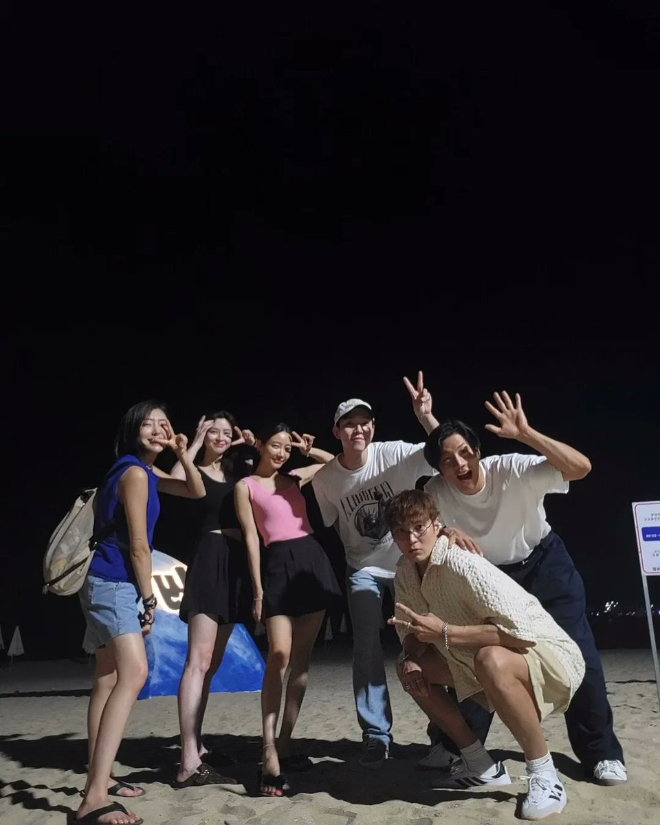 KwonNaraUpdates's tweet photo. 240515 | #TheMidnightStudio #야한사진관 Casts 💖😍

#KwonNara #Joowon #YooInsoo #Ummoonsuk #LeeBomSori #HanGroo #권나라 #HanBom #MidnightPhotoStudio https://t.co/a8gVXVJ2L5