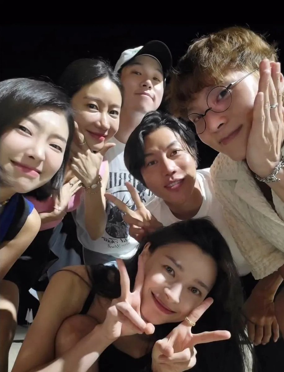 KwonNaraUpdates's tweet photo. 240515 | #TheMidnightStudio #야한사진관 Casts 💖😍

#KwonNara #Joowon #YooInsoo #Ummoonsuk #LeeBomSori #HanGroo #권나라 #HanBom #MidnightPhotoStudio https://t.co/a8gVXVJ2L5