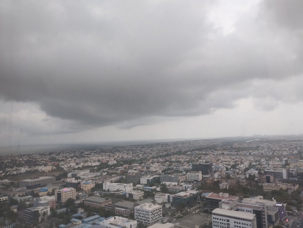 Dark clouds coming from East coastal Chennai #Chennairains