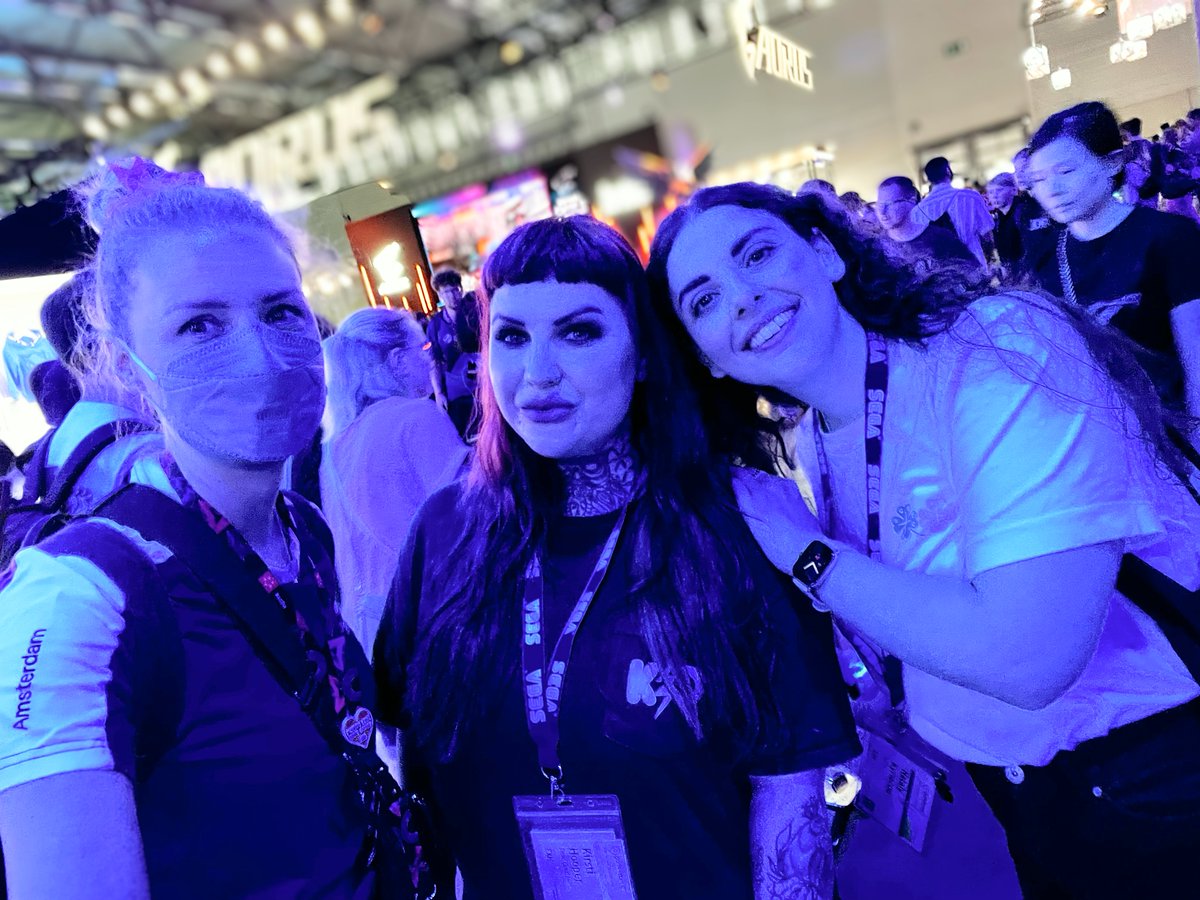 Applying for @gamescom accreditation as a smaller creator is nerve-wracking but I really hope to be on the trade floor with #indiegamedevs again this year, finding games and publishers who care about diverse representation and the queer community in this industry <3