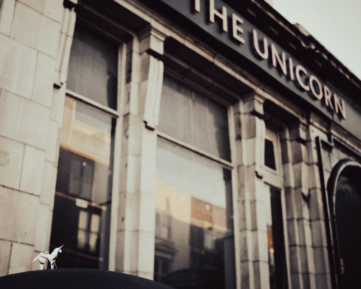 Untitled #streetphotography #urbanphotography #origami #unicorns #hiddeninplainsight #hiddenart #differentperspective #londonlife #london
