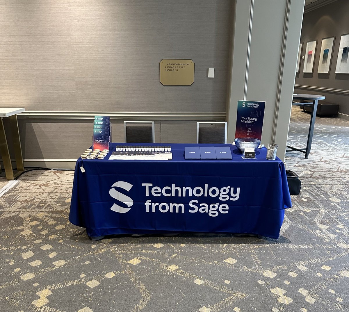 leanlibrary's tweet image. We&apos;re at Ex Libris @elunaorg  Conference in Minneapolis, United States. 📆

Swing by the #TechfromSage stand to get your hands on some of our new swag, including yo-yos!

👋🏽Say hi to Jacob, our Development Manager! You can book a meeting with Jacob here: technologyfromsage.com/contact-us/