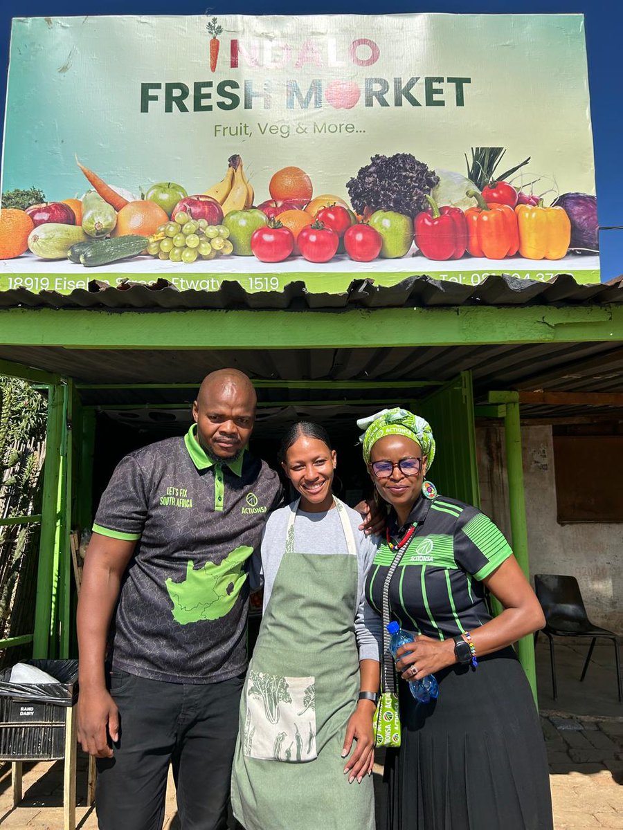 President @HermanMashaba leading by example! He has donated R10,000 to the Indalo Fresh Market in eTwatwa, Ekurhuleni. This is not just a donation, it is an investment in small, locally-owned businesses and the township economy. By empowering and supporting local businesses