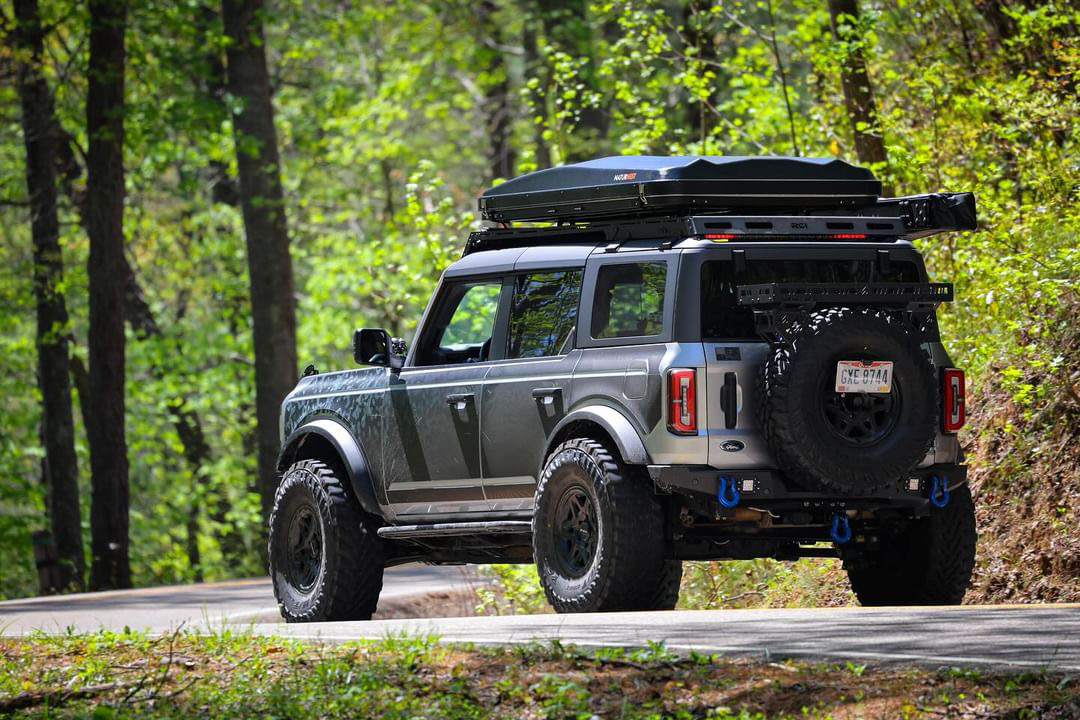 Ghost Camo Black Bronco 4D Armor 📸barebackbroncos #MEKMagnet #RemovableTrailArmor #MadeInTheUSA #ProtectYourBronco #TrailArmor #BroncoArmor #BroncoNation #BecauseBroncoHappens #LoveYourBronco #BroncoLife #Offroad #4x4 #Ford #FordBronco #DontScratchYourBronco #GhostCamoBlack