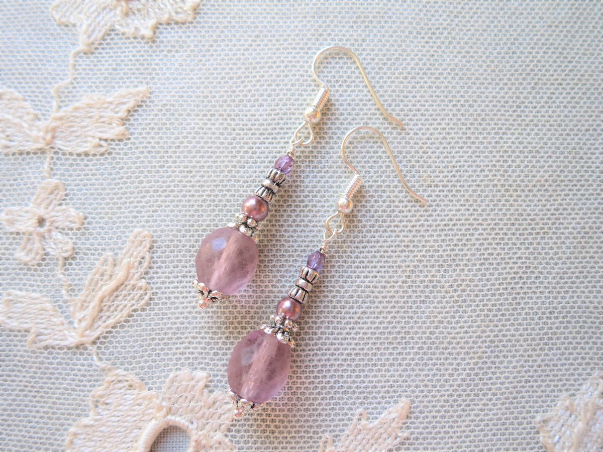Handmade by me 🧡 #MHHSBD     
Pretty Purple & Lilac Shades Faceted Czech Glass & Pearl Bead Earrings on Silver Plated Hooks, Also in Clip On 🧡 #vintagestyle #TheCraftersUK #EtsySeller #UKMakers #CraftBizParty #shopsmall lovesvintage43.etsy.com/listing/117763…