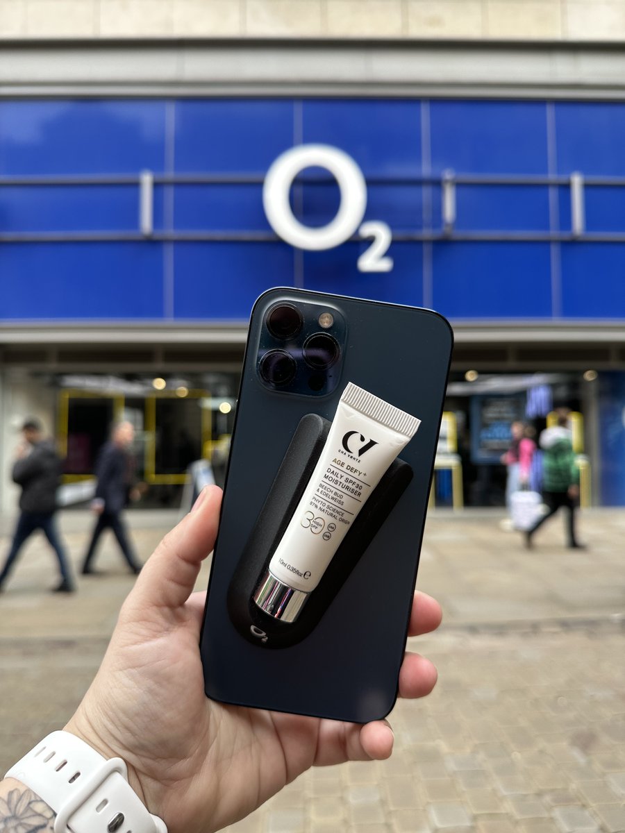 Our must-have sunscreen cases have landed in selected @O2 stores today 👀

Check how to get yours here: news.virginmediao2.co.uk/o2-brings-toge…

#RoamOn

@GreenPeopleUK @BSFcharity