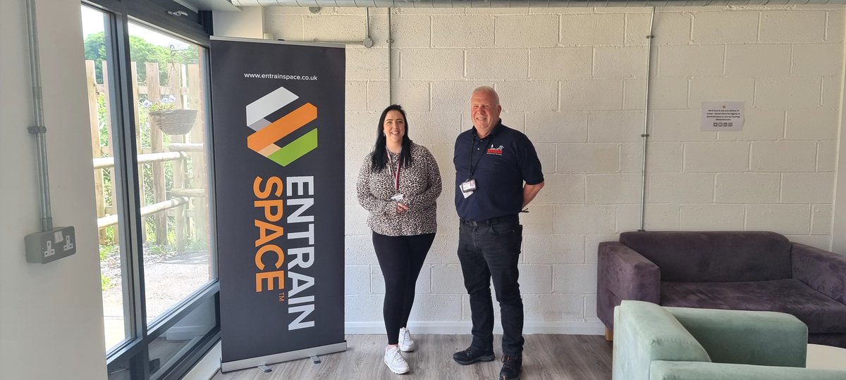 We work with multi-agency partners that visit us regularly to support our #veterans with any mental health struggles. Nikki from @HelpforHeroes and Tony from @supportthewalk both visited yesterday - thanks for the brilliant work you do! #WeAreEntrain #MentalHealthAwarenessWeek