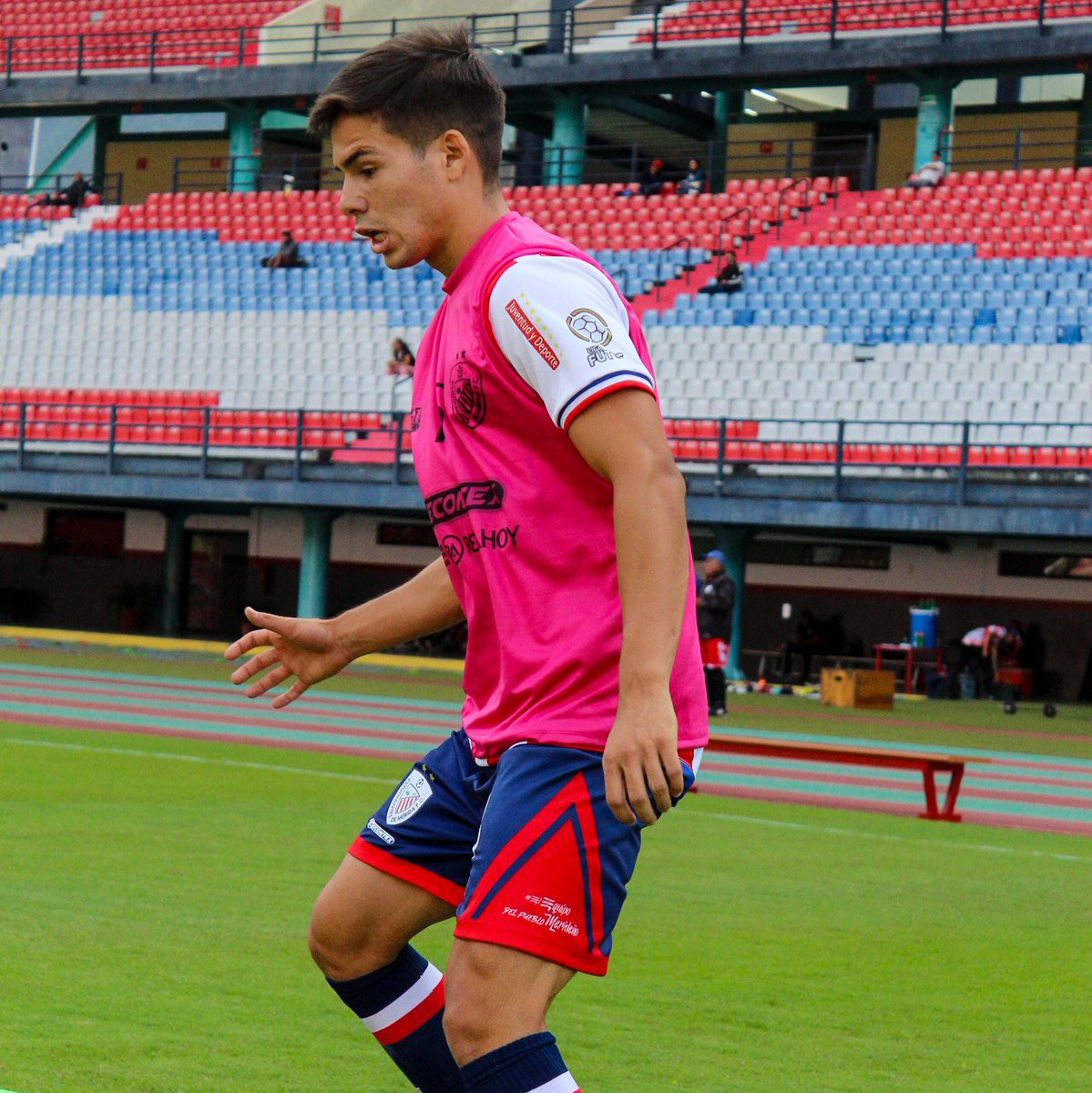 Iniciamos la sesión de entrenamiento de hoy donde enfrentaremos a la selección de Mérida Sub 21 💪⚽🔥 #ElEquipoDelPuebloMerideño