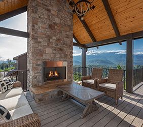 When visiting the Smoky Mountains, do you ever struggle to decide where to stay? Consider opting for a cabin! Discover the reasons why cabins are the perfect choice: buff.ly/3QdGQ9V #SmokyMountains #CabinLife