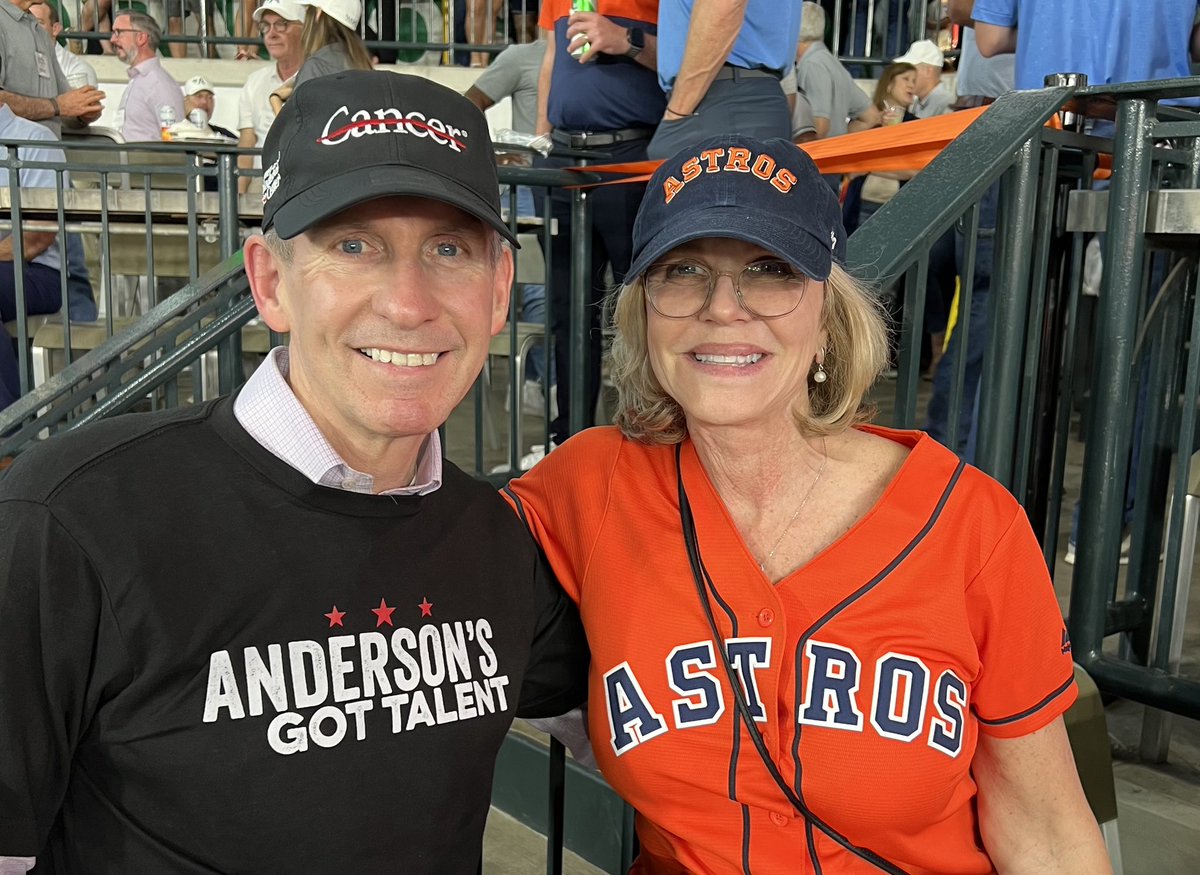 Last night, we cheered on the @Astros at our ELT Employee Appreciation Night. It was great to celebrate the exceptional talent that supports @MDAndersonNews' Executive Leadership Team. It is a privilege to work with all of you! #EndCancer