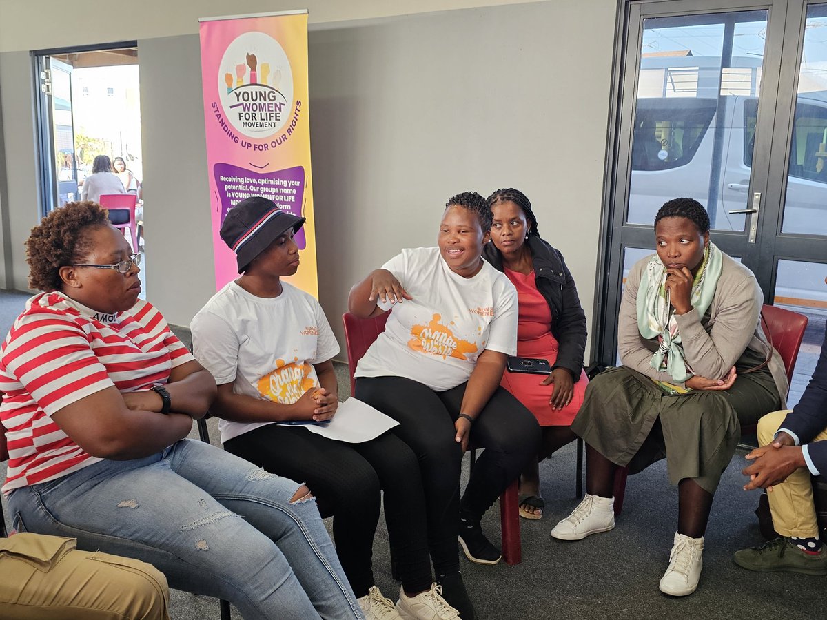 unwomenSA's tweet photo. Let young women lead ✊🏾
Today our HIV/AIDS implementing partners from Botswana, Lesotho, Namibia &amp; South Africa visited Young Women for Life in Strand, Cape Town to learn from the group about their work facilitating community dialogs on topics such as teen pregnancy, GBV &amp; HIV. https://t.co/XgWb1RQwk6