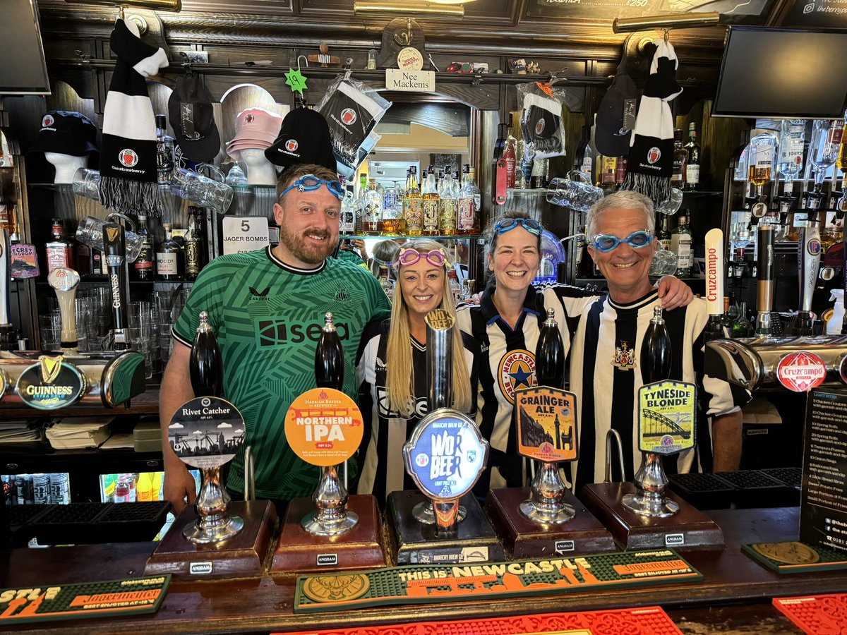 Travelling @NUFC  fans @theberrypub . Sporting their swim wear for tonight’s match.  #bettersafethansorry
