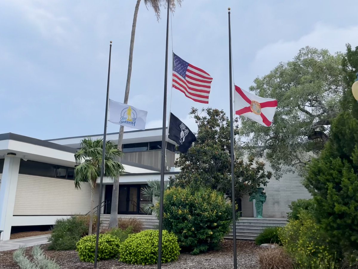 Flags are at half-staff at all City facilities today, at the direction of President Biden, in recognition of Peace Officers Memorial Day. Join us in saluting those who gave the last full measure of devotion in service to their communities.