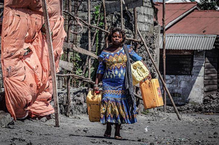 Varias zonas de la ciudad de #Goma , capital de la provincia de #KivuNorte  en la República Democrática del #RDCongo 🇨🇩 sufren escasez de agua potable

Más en #PrensaLatina 
🔗prensa-latina.cu/2024/05/15/esc…