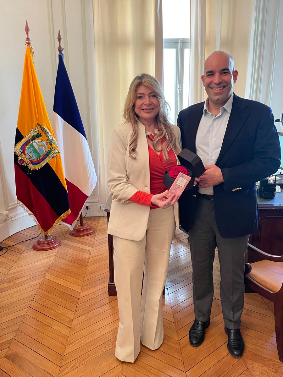 Hace varios días, Hamouda Chekir, Director General de Centerview Partners, visitó la embajada del Ecuador en París y se reunió con la embajadora Ivonne Baki. @revistaPlanV @pichondedino