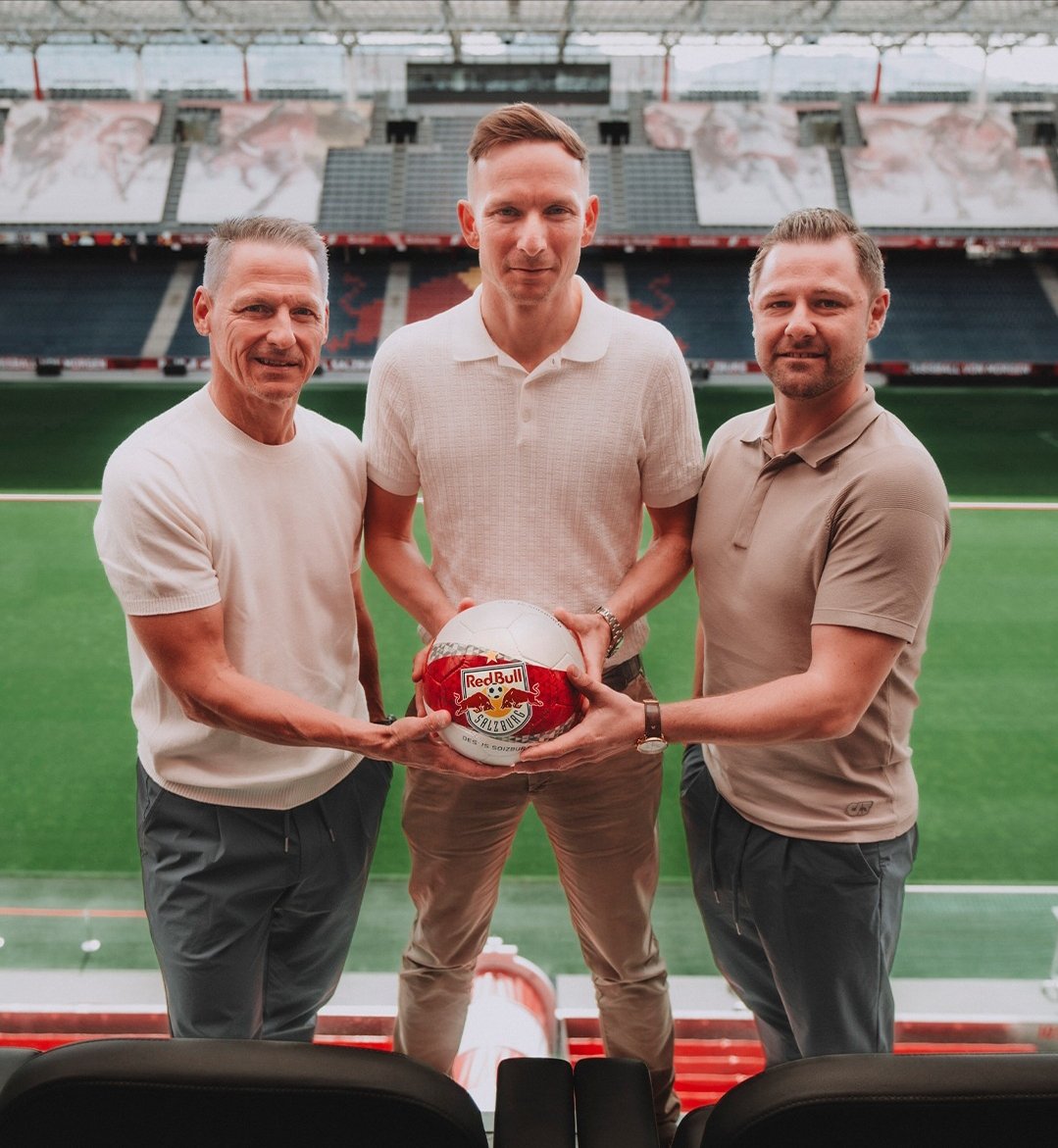 OFFICIAL NEWS 
Pep Lijnders is the New Head coach of Red Bull Salzburg.
Lijnders, 41 years old, has been for many years the Main assistant coach of Jurgen Klopp at Liverpool.
Holland coach signs contract until June 2027.
#allenaremania #redbullsalzburg  #peplijnders