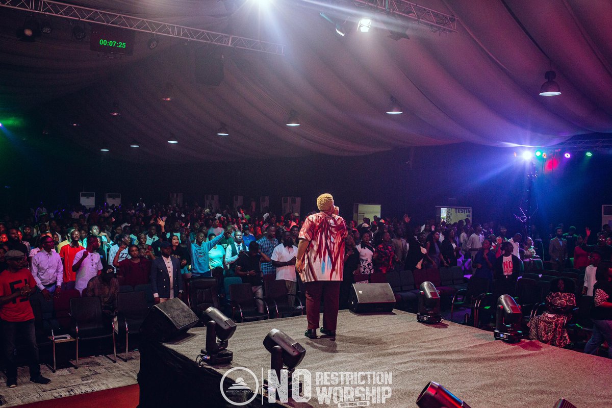 HOTRphc's tweet image. Min. Zoe Honour, a true force in worship. At this very moment, portals opened up as heavenly graces pours forth. The atmosphere is saturated with the Spirit of worship. What a profound experience at the #NoRestrictionWorship with #PreyeOdede.