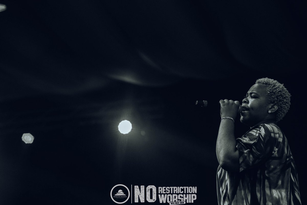 HOTRphc's tweet image. Min. Zoe Honour, a true force in worship. At this very moment, portals opened up as heavenly graces pours forth. The atmosphere is saturated with the Spirit of worship. What a profound experience at the #NoRestrictionWorship with #PreyeOdede.