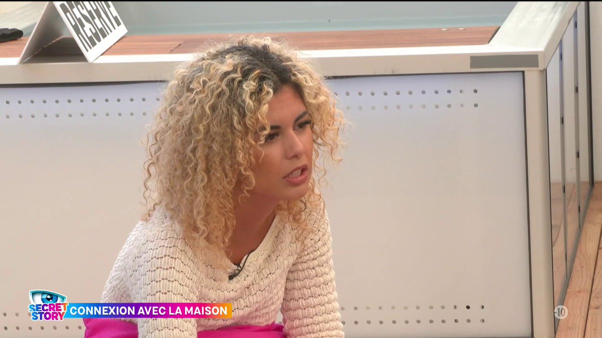 Elle a trouvé. Elle a posé la question clairement.
'est ce que t'as été abandonné ?'
#SecretStory #SecretStoryLeLive