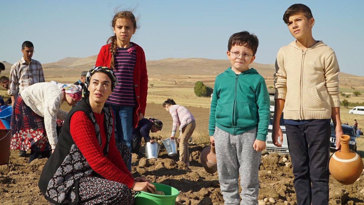 “İçimdeki çocuk,hep sana aşık kalacak..”🌼🤍