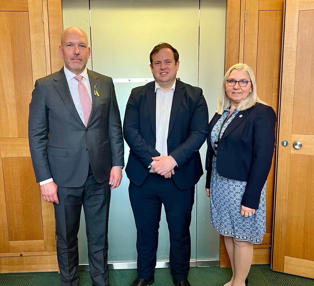 Productive meeting with UK MP Stephen Doughty, alongside Anna Dezyk and the @AUGBSUB team. Grateful for Mr. Doughty's unwavering support for Ukraine and its NATO journey. Strong alliances lead to a stronger future! 🇺🇦🤝🇬🇧 #Ukraine #NATO #UKParliament'