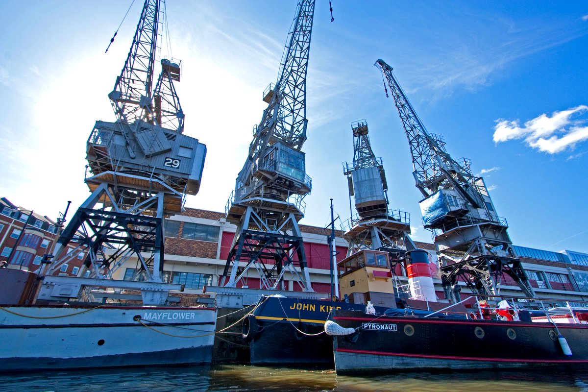 This weekend you can visit the electric cranes on the harbourside. These iconic cranes are open to public for only one weekend each month, so come experience M Shed's biggest exhibit! Buy tickets on the day from the ticket office by the M Shed platform. bristolmuseums.org.uk/m-shed/whats-o…