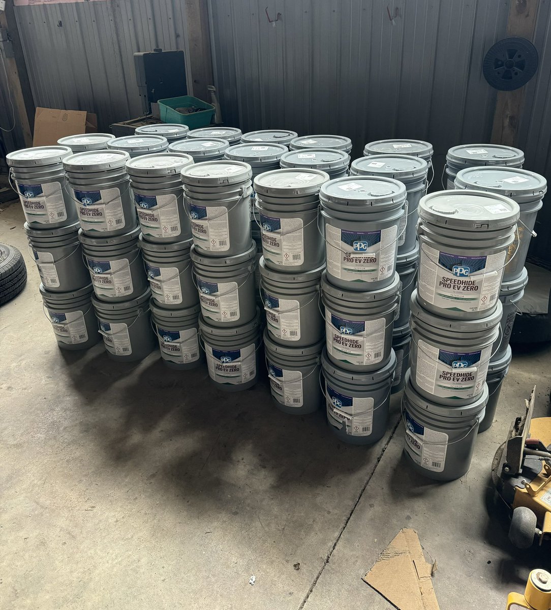 Special delivery! 🚚 🎨 #TeamFBP is ready to apply this #ppg paint for our awesome #clients! 🙌🏼

#commercialpainting
#interiorpainting  #interiordesign #ppgpaints #ppgproud #propertymanagement #indysbestpainter #indianapolis #exteriorpainting #avon #schoolpainting #plainfield