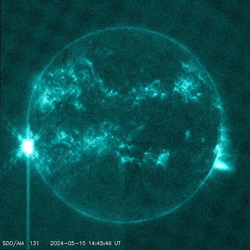 Another big X flare but this time from a new sunspot which could be good news for aurora hunters donegalweatherchannel.ie/live-aurora-no… #ireland #weather #aurora #northernlights #auroraborealis #eire #astronomy